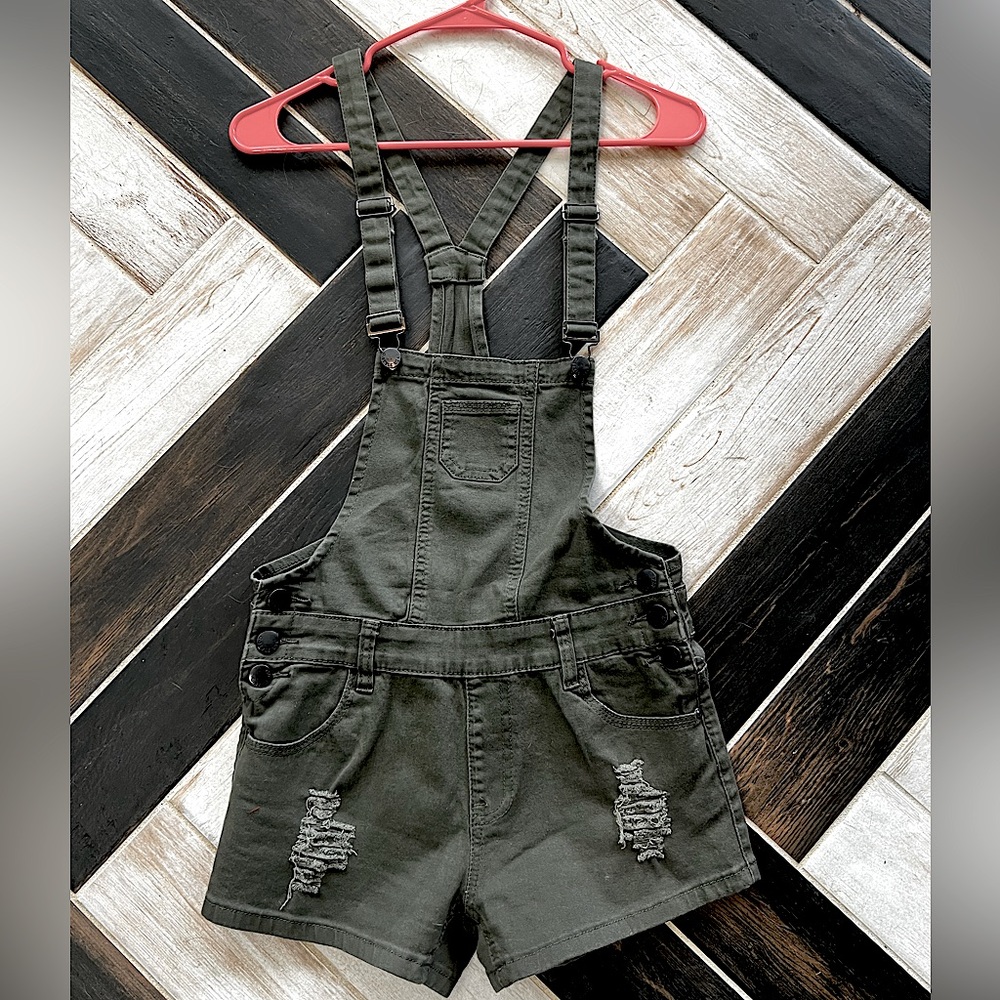 Khaki Shortalls.NWOT